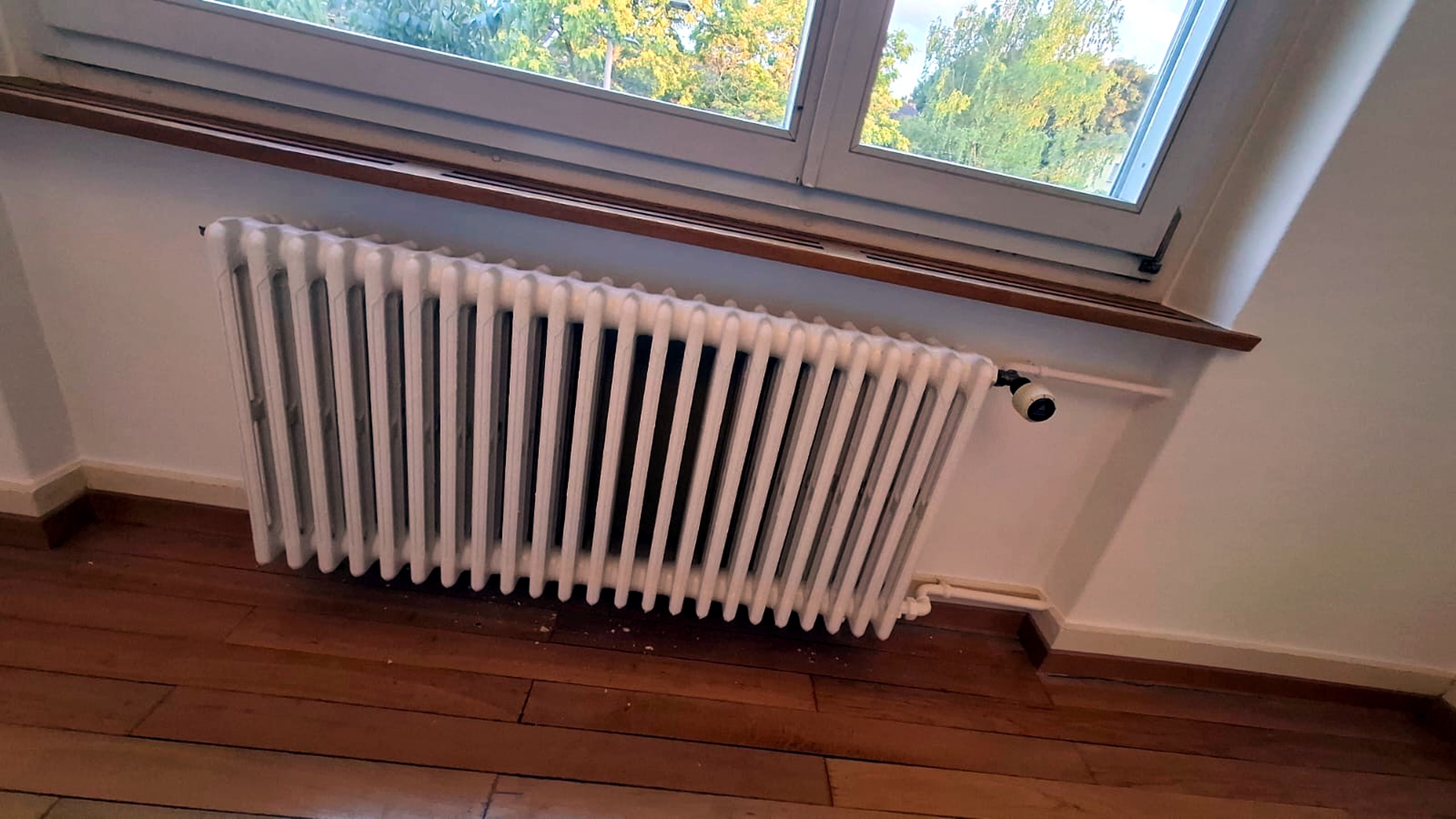 Küche mit Schutzfolie während Malerarbeiten